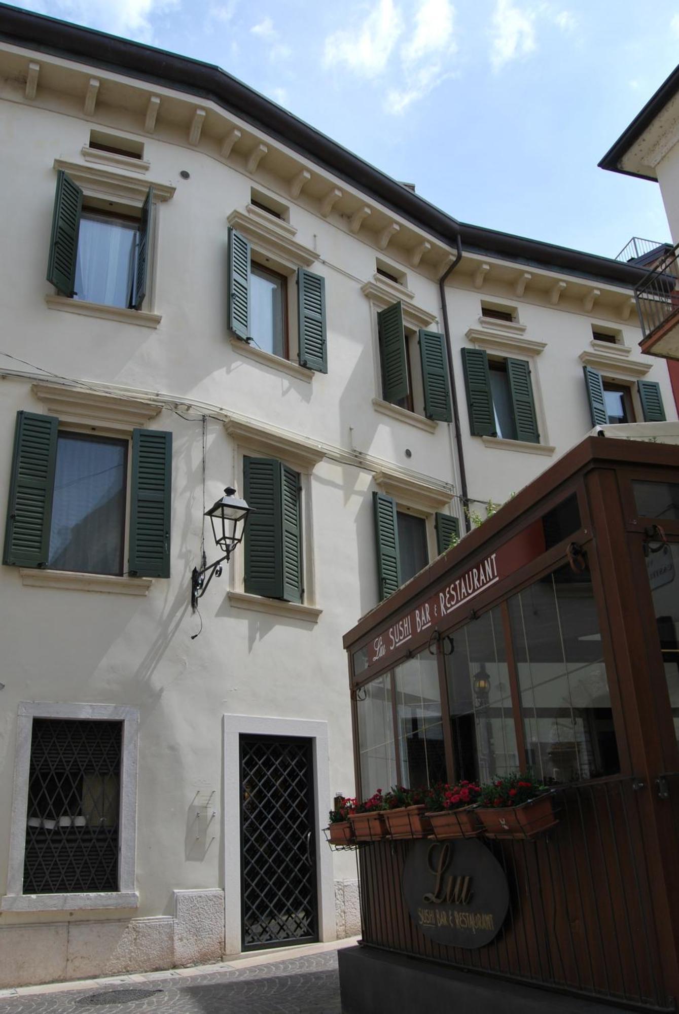 Appartement Attic 1 Centro Storico à Peschiera del Garda Extérieur photo