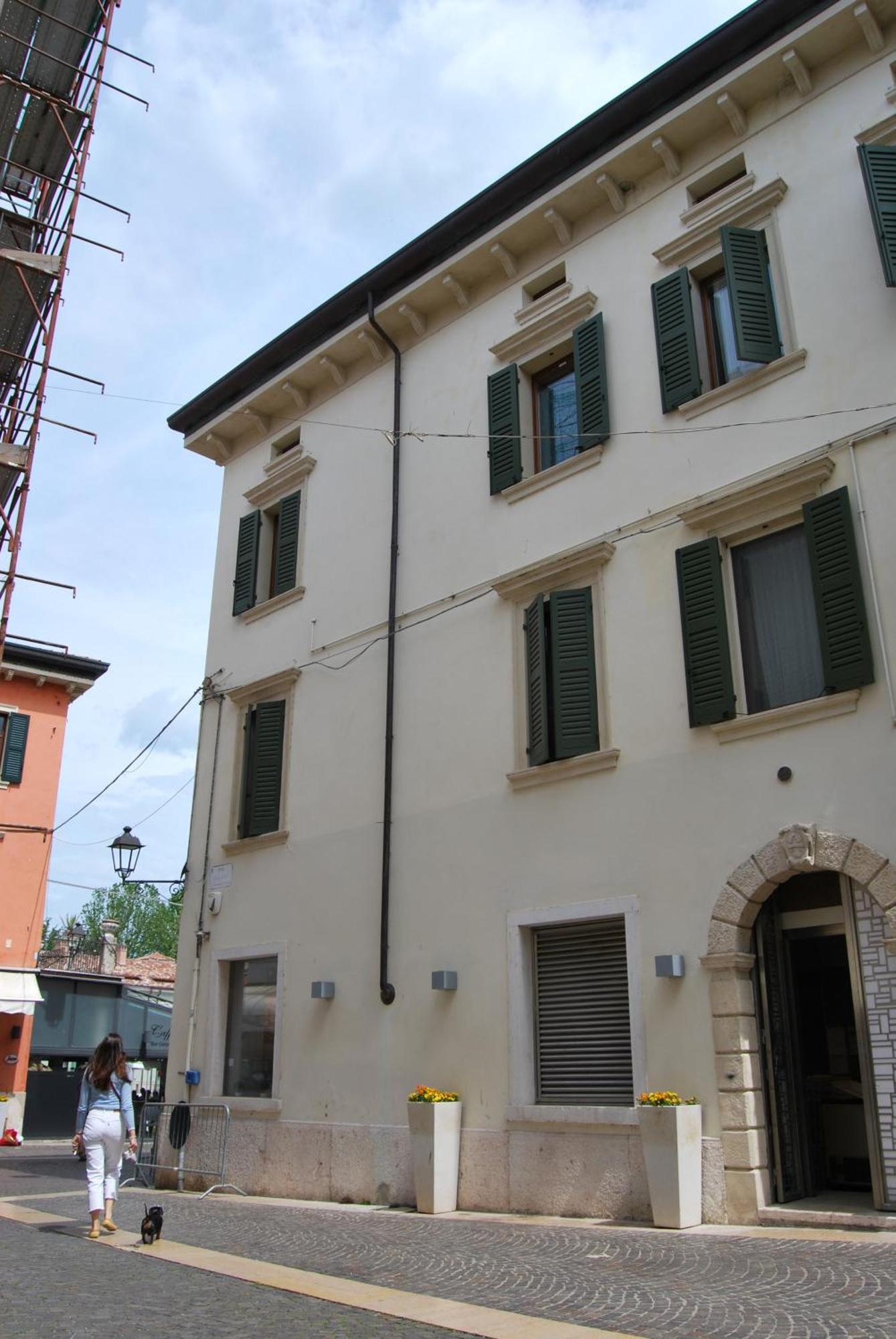 Appartement Attic 1 Centro Storico à Peschiera del Garda Extérieur photo